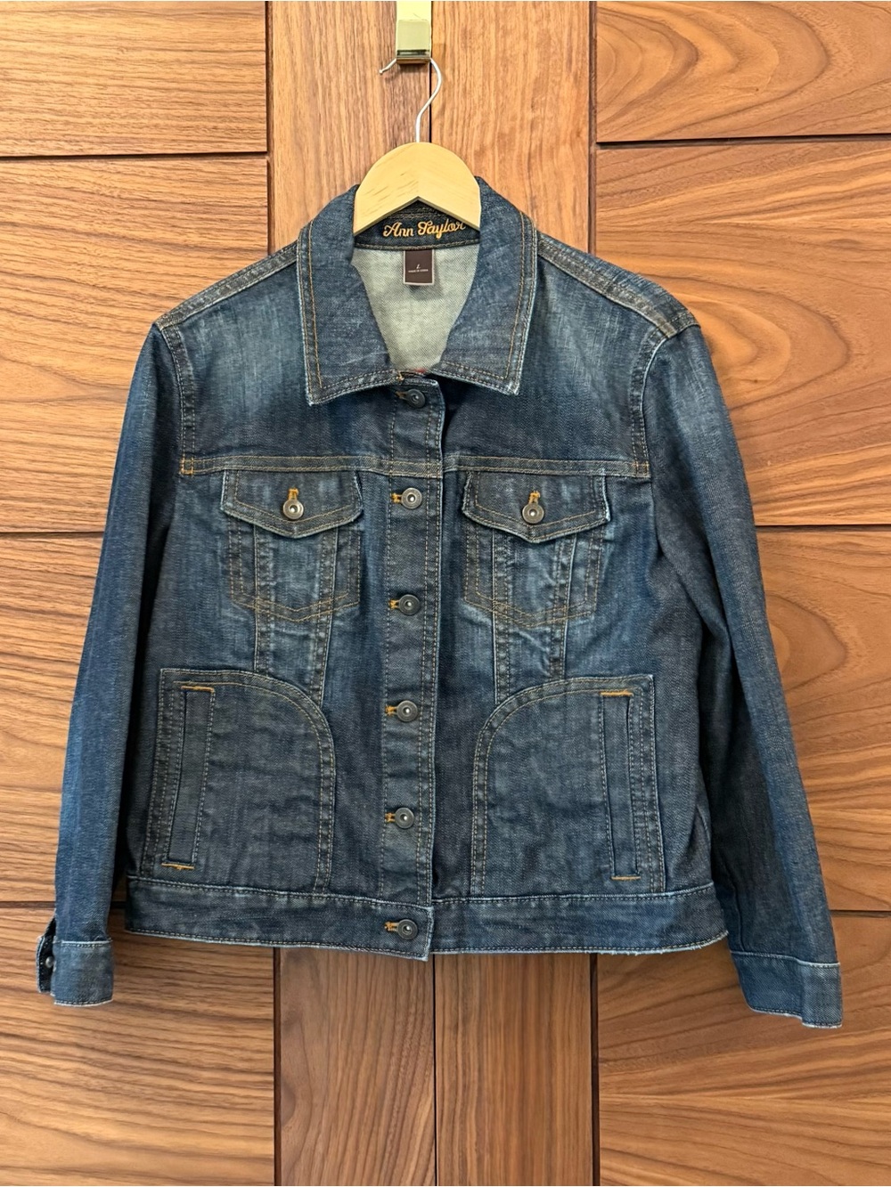 Ann Taylor EUC Dark Wash Classic Denim Spring Summer Trucker Jacket - Sz L